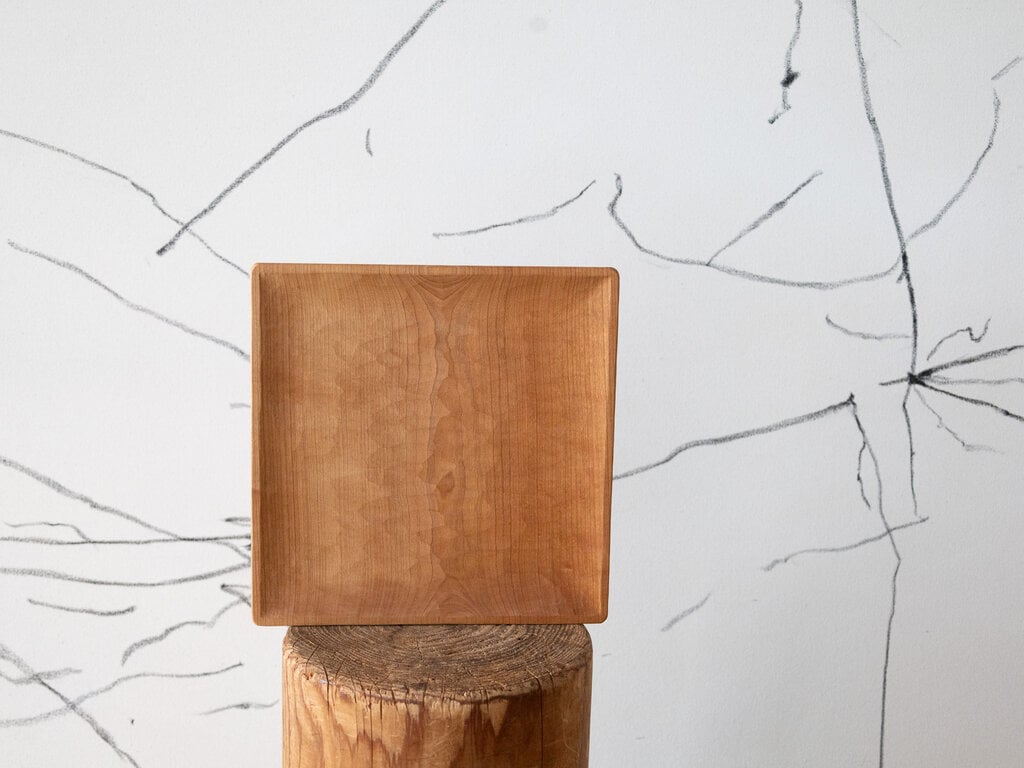 Ryuji Mitani Square carved tray by Ryuji Mitani, cherry
