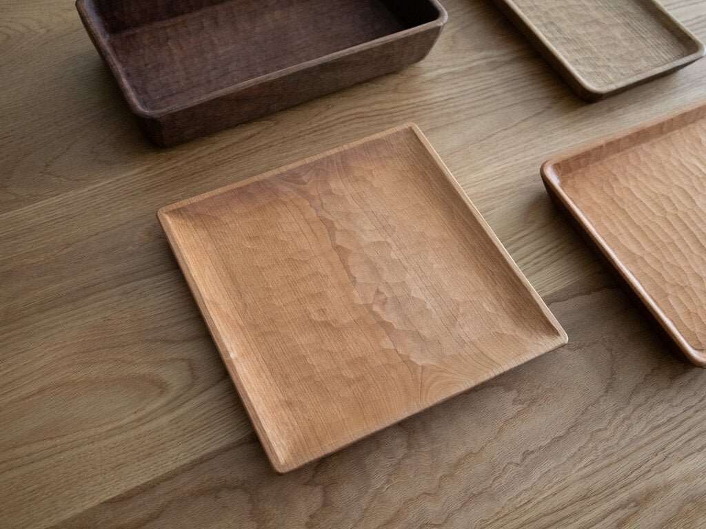 Ryuji Mitani Square carved tray by Ryuji Mitani, cherry