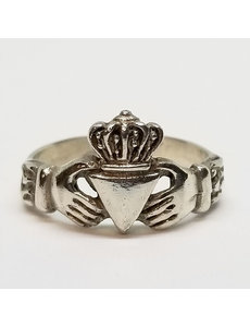 MB JEWELRY CLADDAGH RING