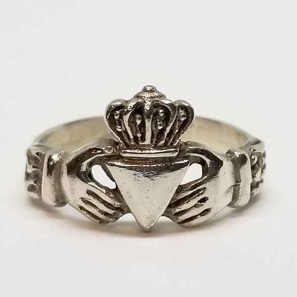 MB JEWELRY CLADDAGH RING