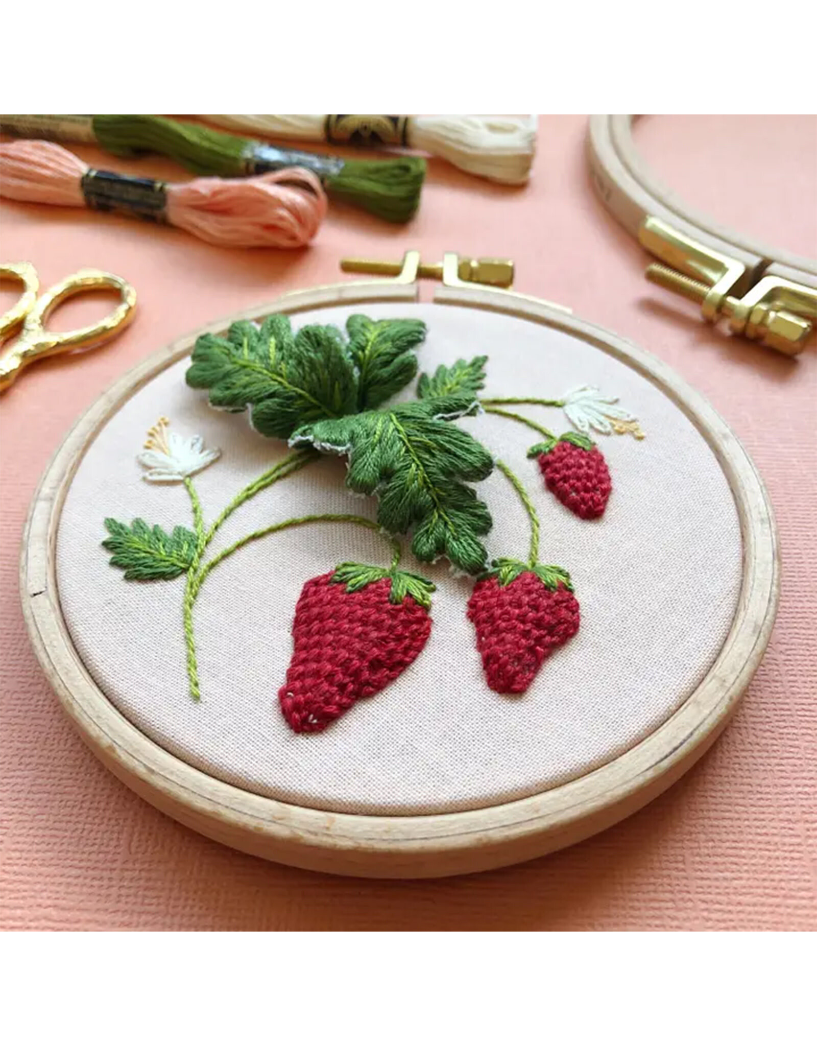 MCreativeJ MCreativeJ Intermediate DIY Embroidery Craft Kit, Stumpwork Strawberries