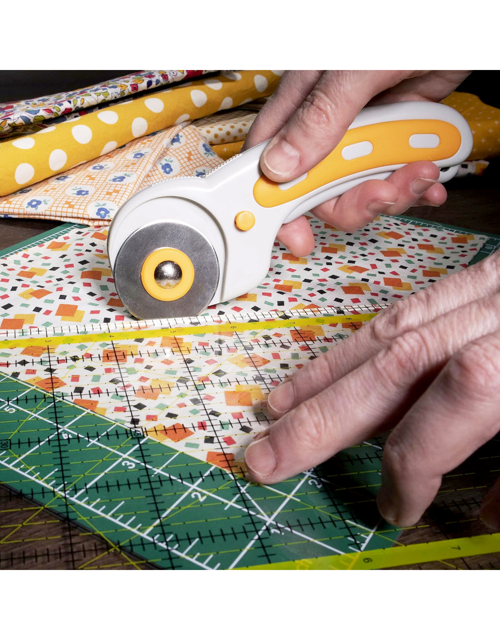 W.A. Portman WA Portman 9x12" Self Healing Cutting Mat & 45mm Fabric Cutter Wheel with 5 Extra Rotary Blades for Sewing & Quilting