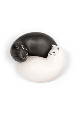 Kikkerland Kikkerland Purrfect Salt & Pepper Shakers