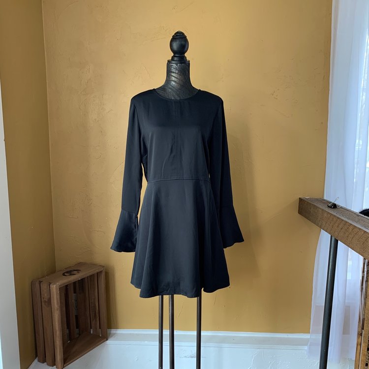 Chelsea 28 Black Bell Sleeve Cocktail Dress, Size L