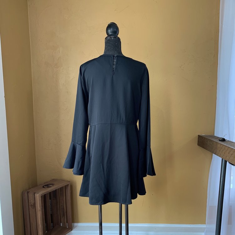 Chelsea 28 Black Bell Sleeve Cocktail Dress, Size L