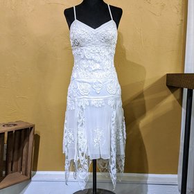 Sue Wong White Embroidered Lace Cocktail Dress, Size 4