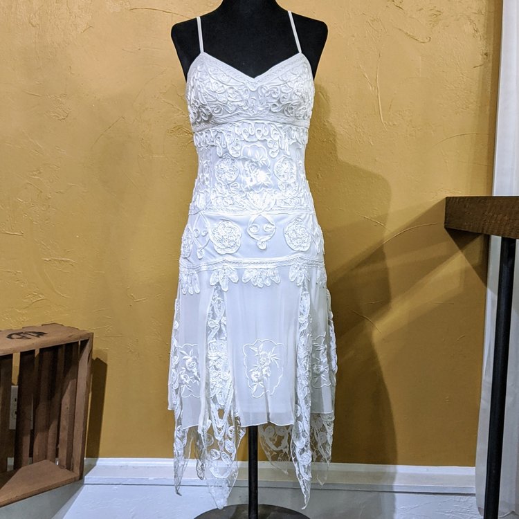 Sue Wong White Embroidered Lace Cocktail Dress, Size 4