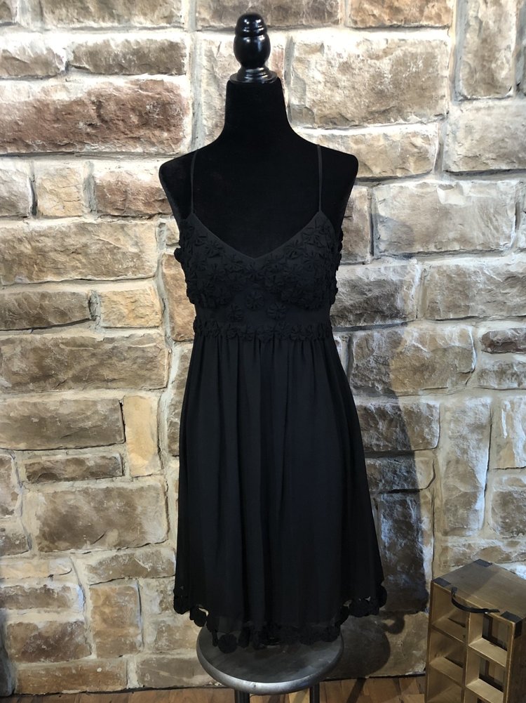 Sue Wong Black Dress with, Size 4 Empire Waist and Floral Yo-Yo's, Size 4