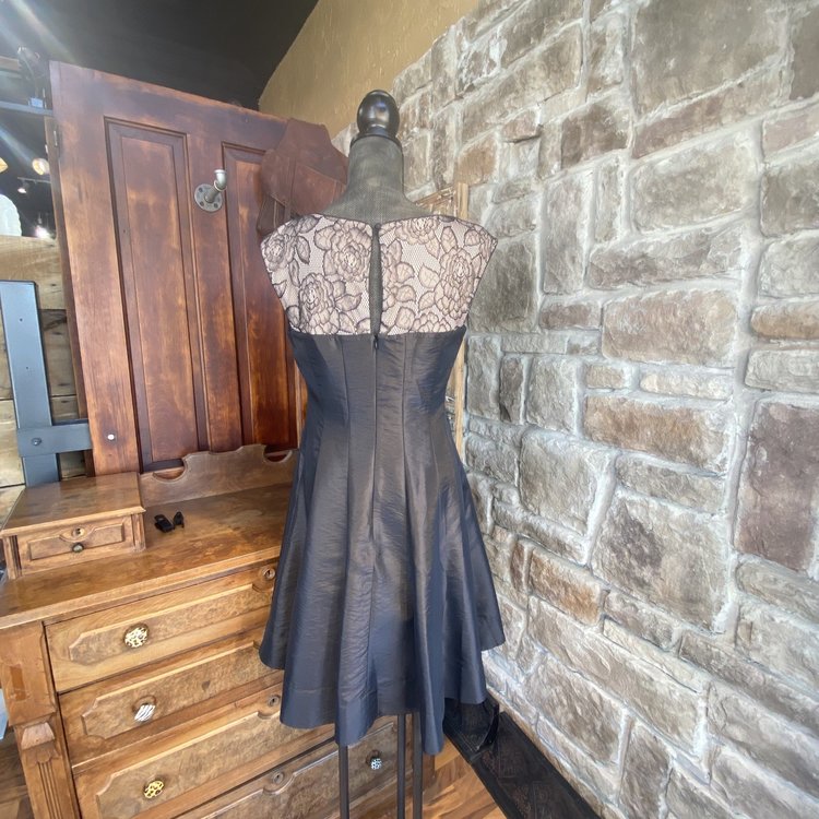 London Times Black Taffeta Sleeveless Party Dress, Size M