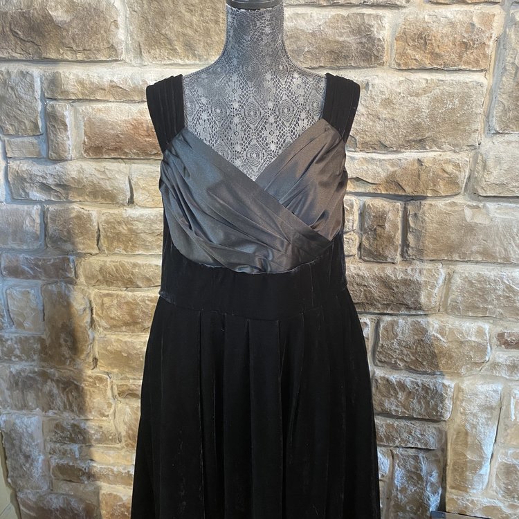 Mod Cloth Black Velvet and Satin Dress with Ruched Top, Size 2X
