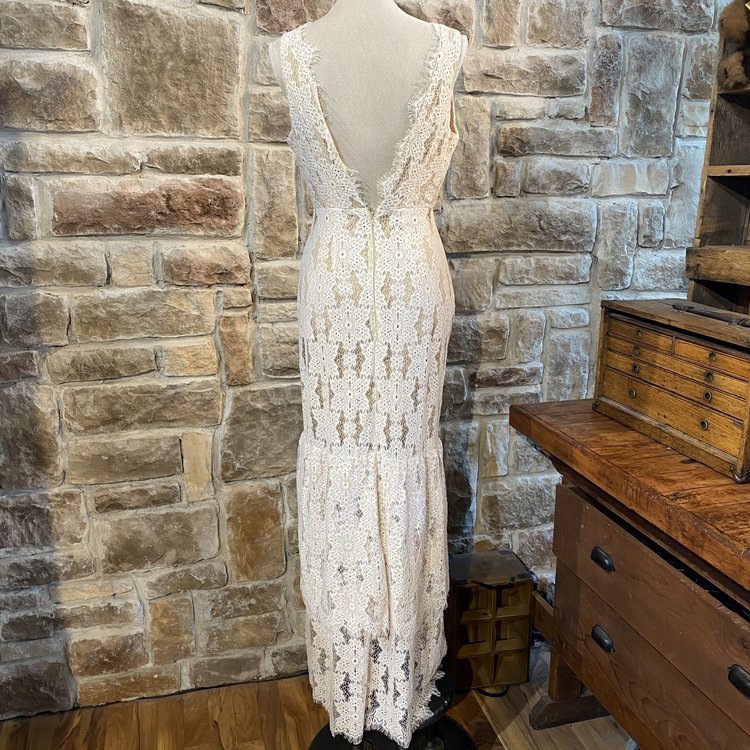 Wayf Ivory Lace Tiered Gown, Size S