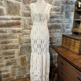 Wayf Ivory Lace Tiered Gown, Size S