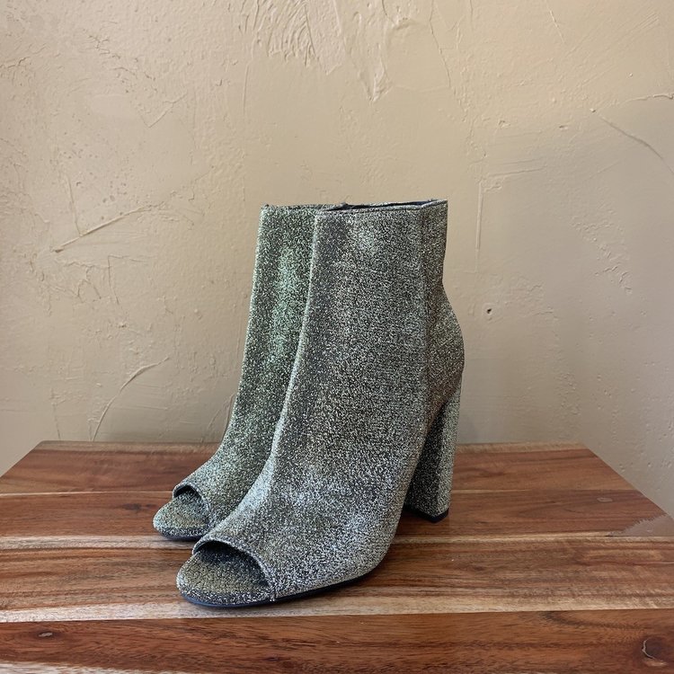 Steve Madden Gold Opened Toe Bootie, Size 7.5