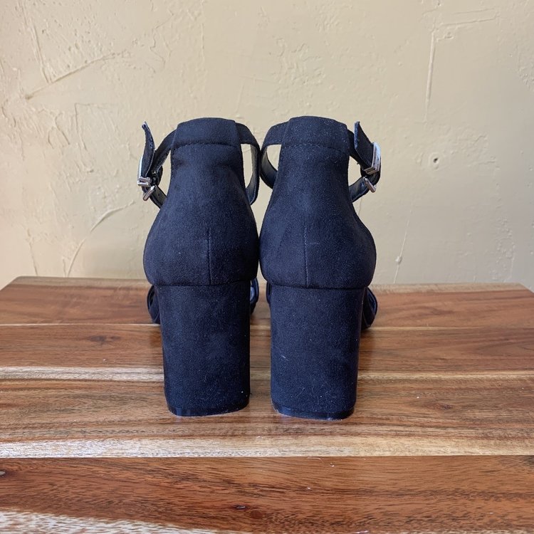 Black Sandal with Chunky Heel and Strap, Size 7.5