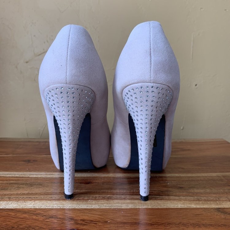 Round Toe Pump with Jeweled Heel, Size 9