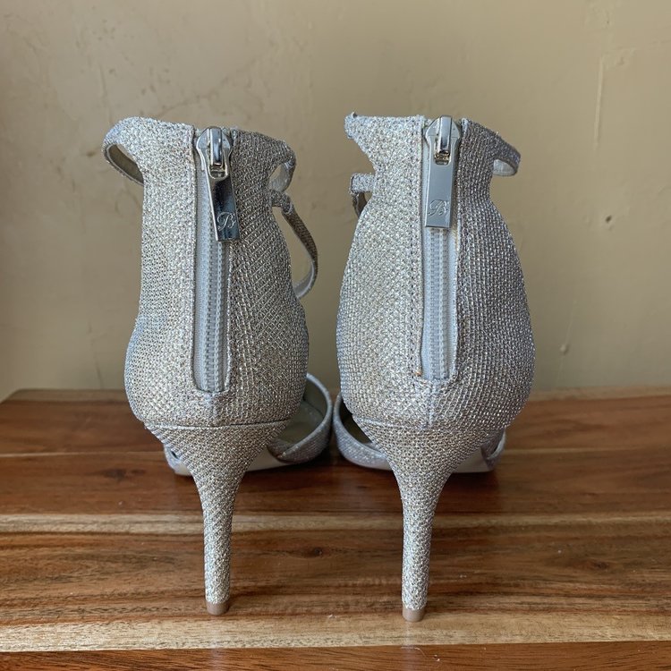 Belle Badgley Mischka Gold Shimmer Pointed Toe, Size 9.5