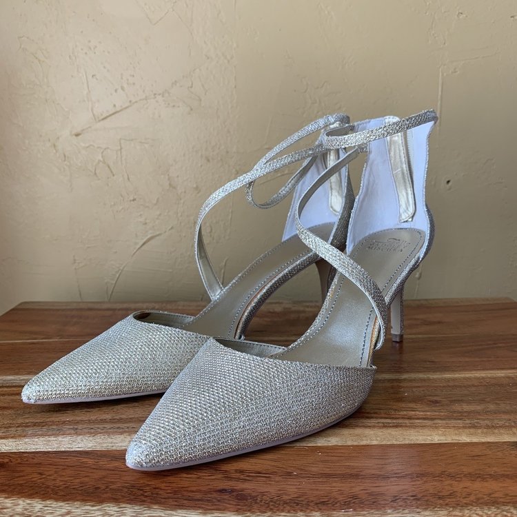 Belle Badgley Mischka Gold Shimmer Pointed Toe, Size 9.5