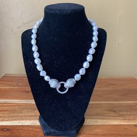 Pearl Necklace with Jaguars Necklace