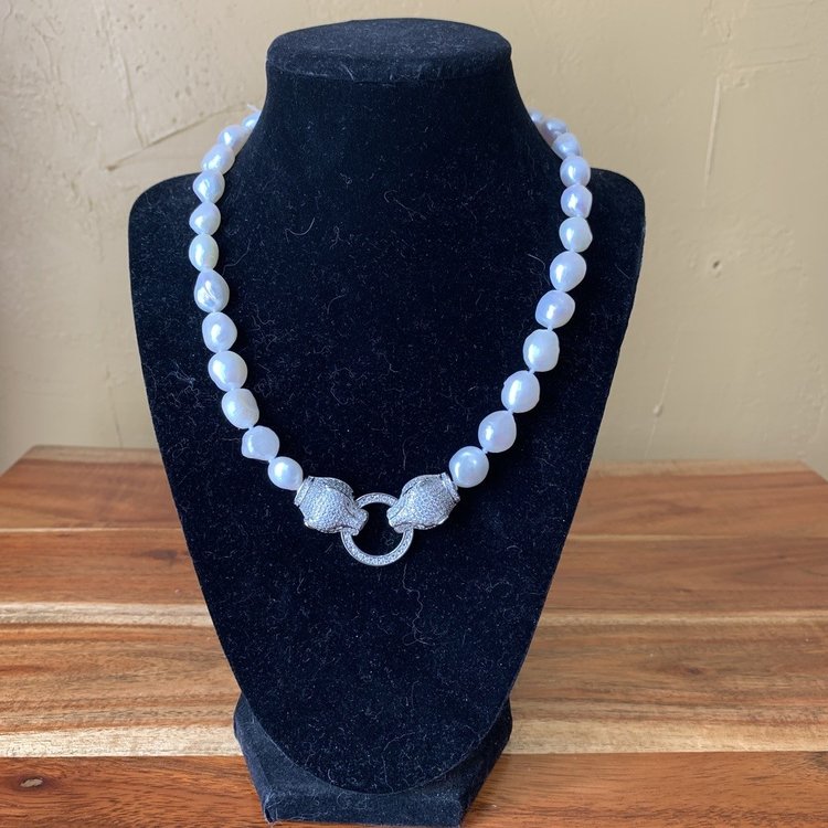 Pearl Necklace with Jaguars Necklace