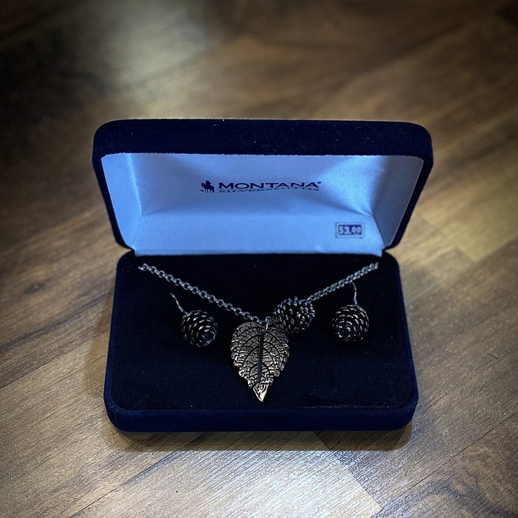 Acorn and Leaf Necklace and Earrings Set