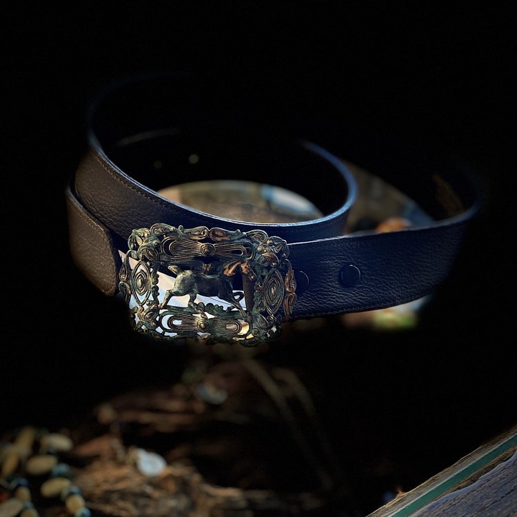 Running Horse Belt Buckle and Belt, Size ML