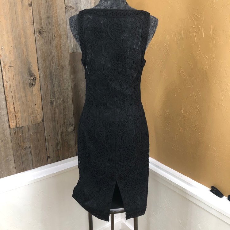 Sue Wong Black Embroidered Lace Cocktail Dress, Size 10