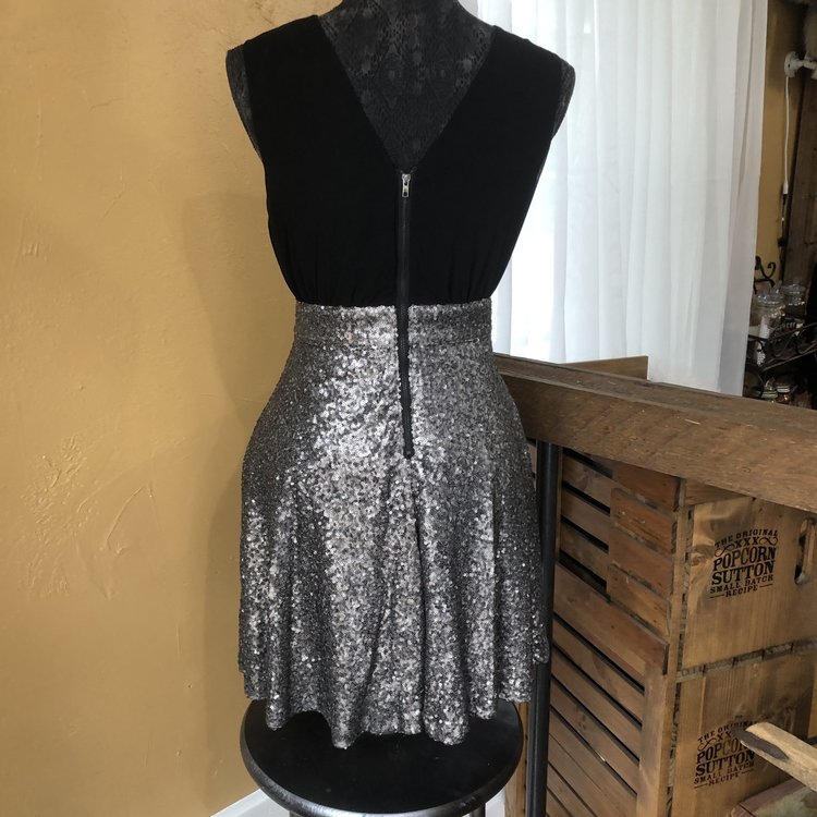 Black and Silver Sequin with Pockets Dress, Size L