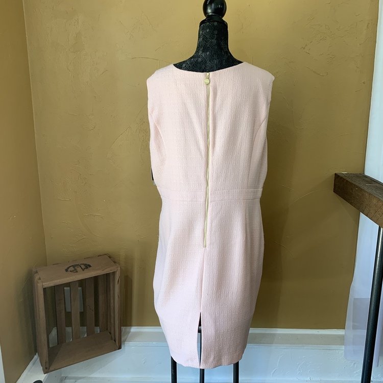 Ellen Tracy Pink Beaded Keyhole Sheath, Size 24W