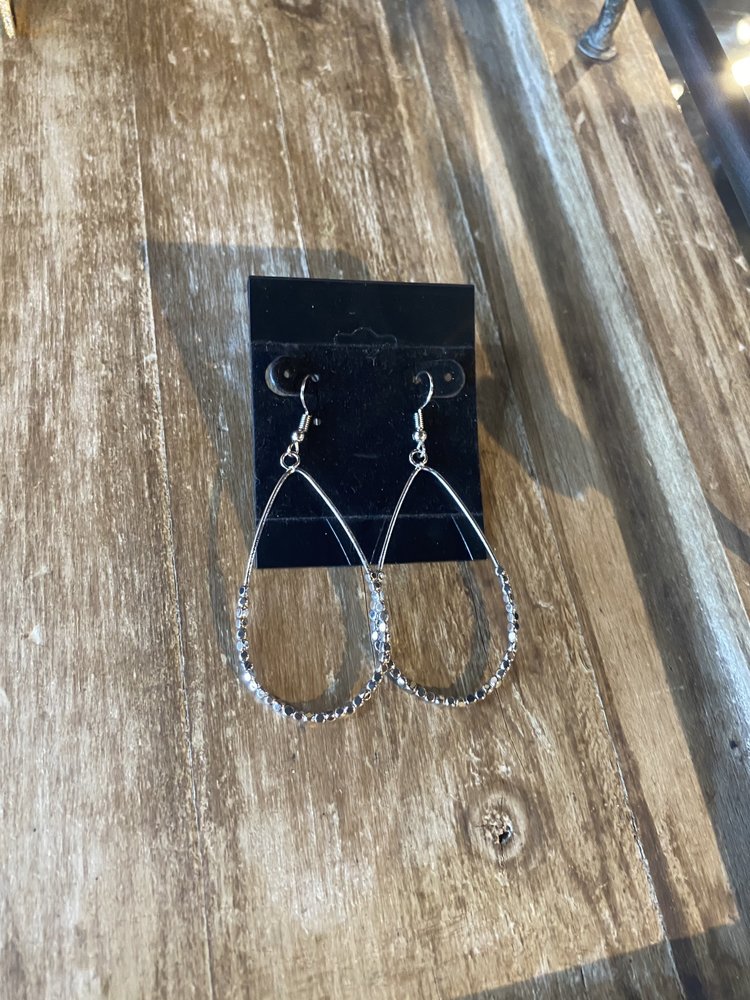 Simple Teardrop Dangle Earrings