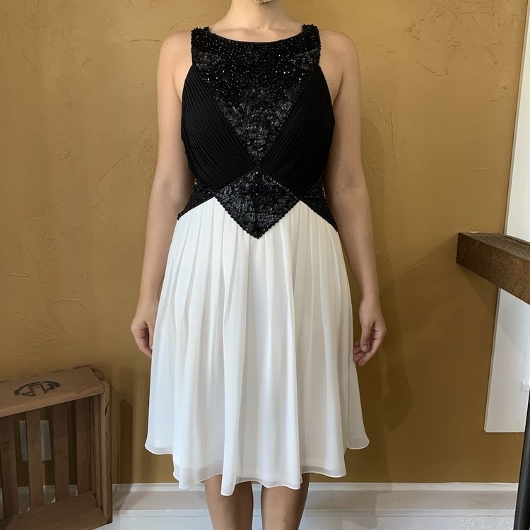 Sue Wong Black and White Chiffon Embellished Party Cocktail Dress, Size 6