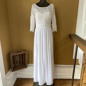 White Lace and Chiffon Gown, Size 12