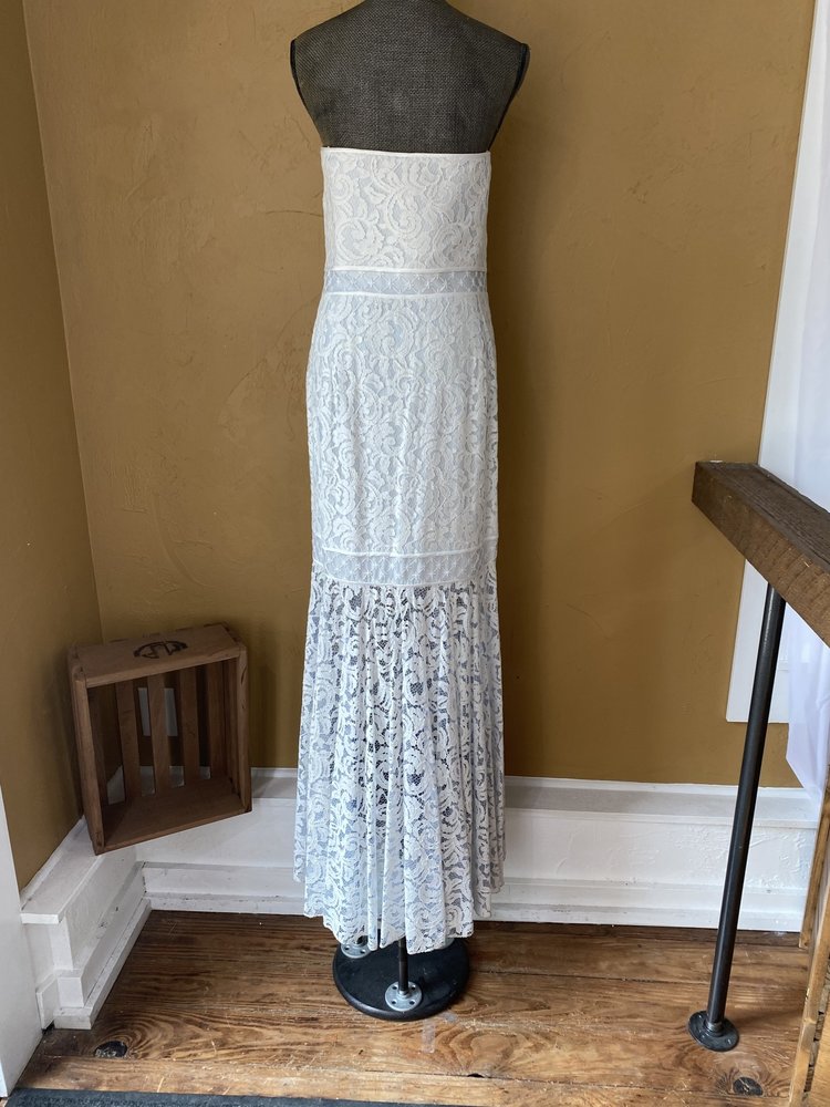 Tadashi Shoji White w/ Blue Underlay Strapless Lace Gown, Size 14