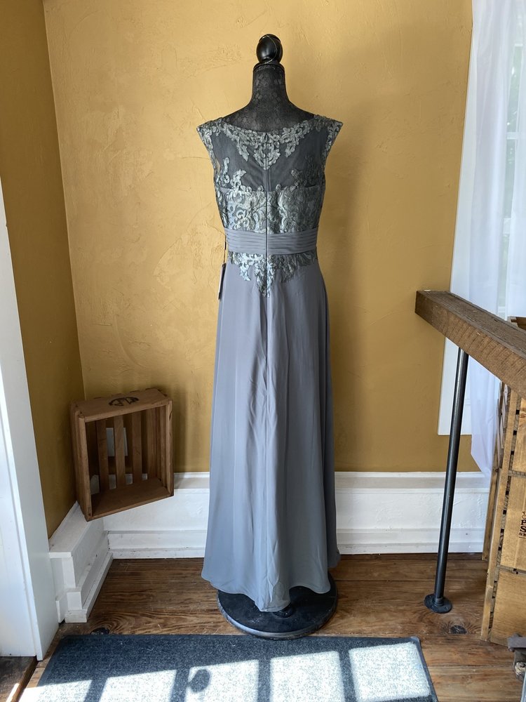 JJ’s House Grey Lace Sheath Evening Gown, Size 14