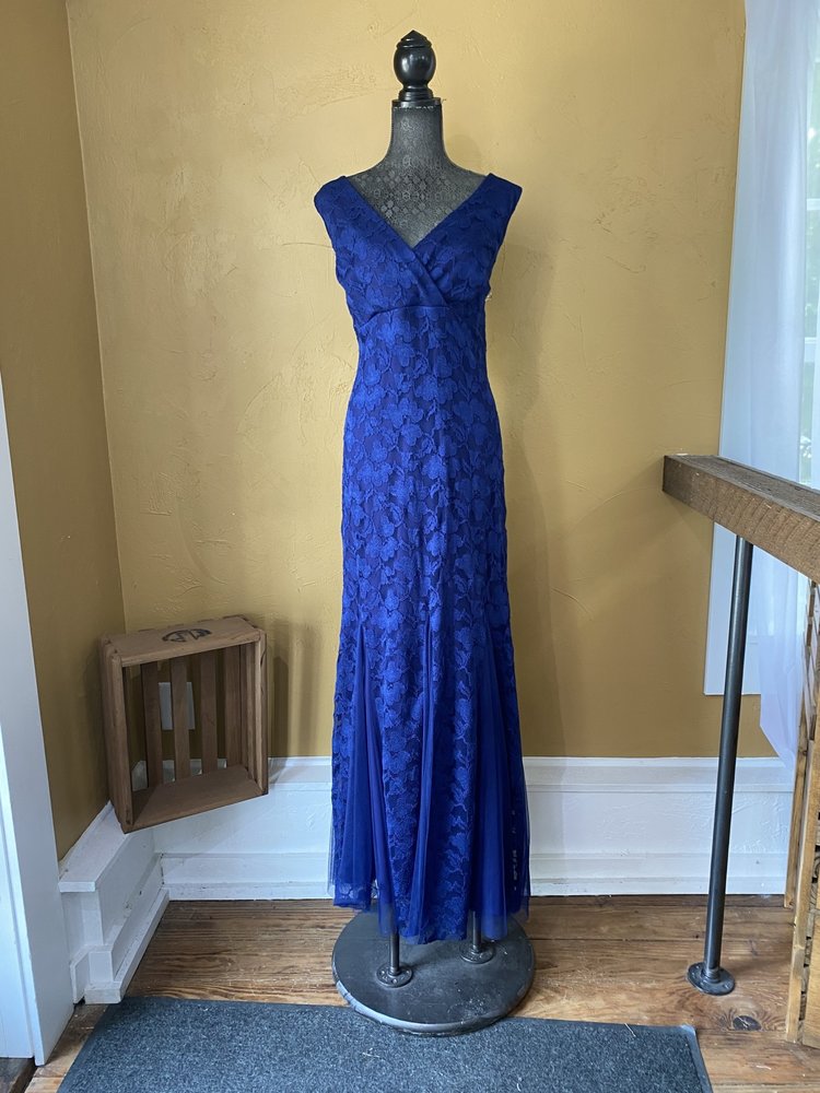 Xscape Navy Lace Double-V Evening Gown, Size 22W