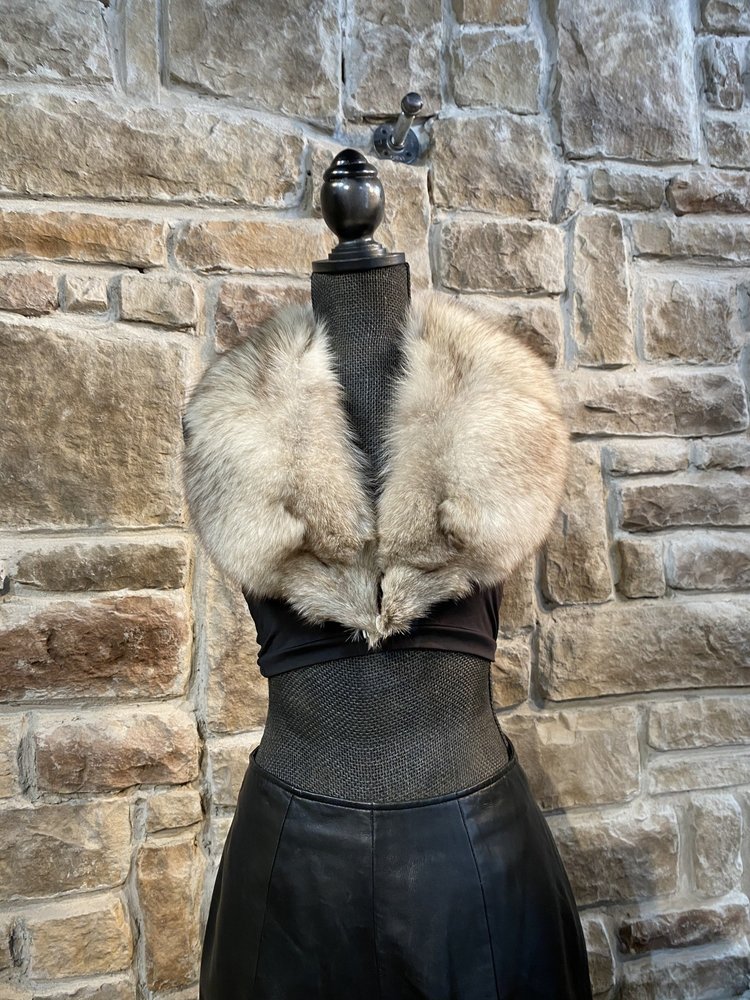 Notched Blue Fox Collar, 36 inch