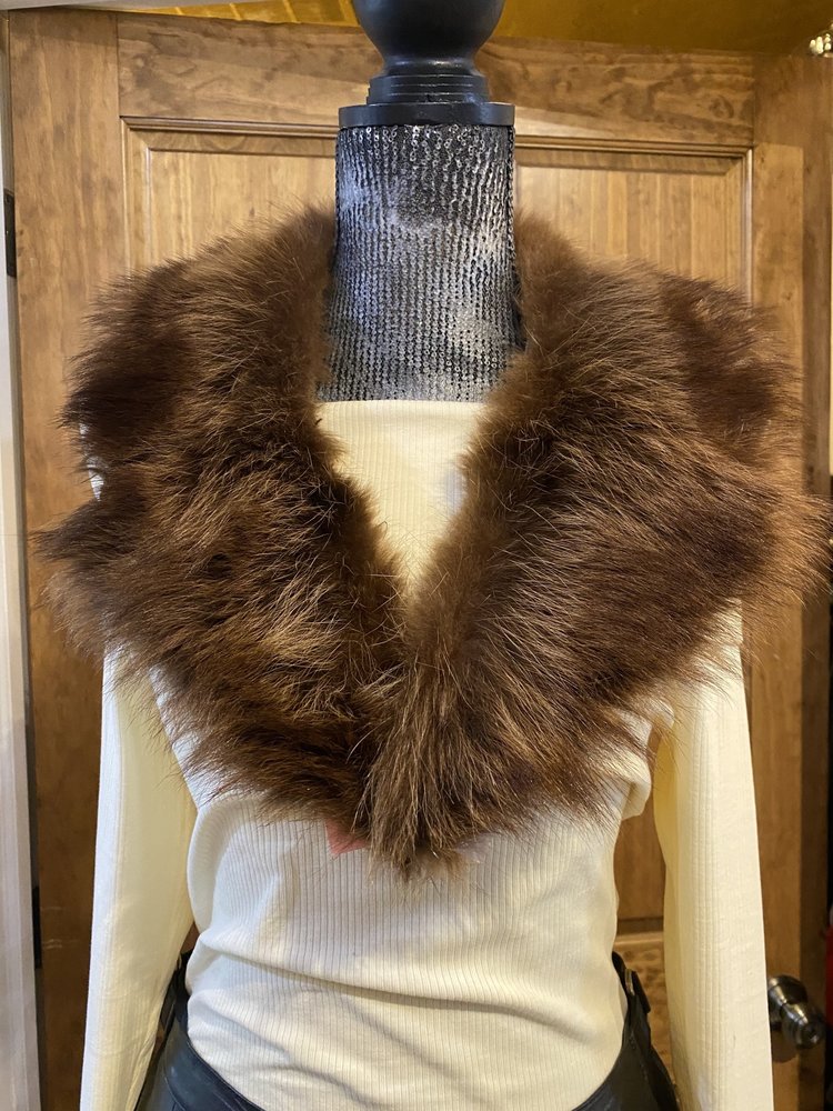 Notched Raccoon Collar, 36 inch