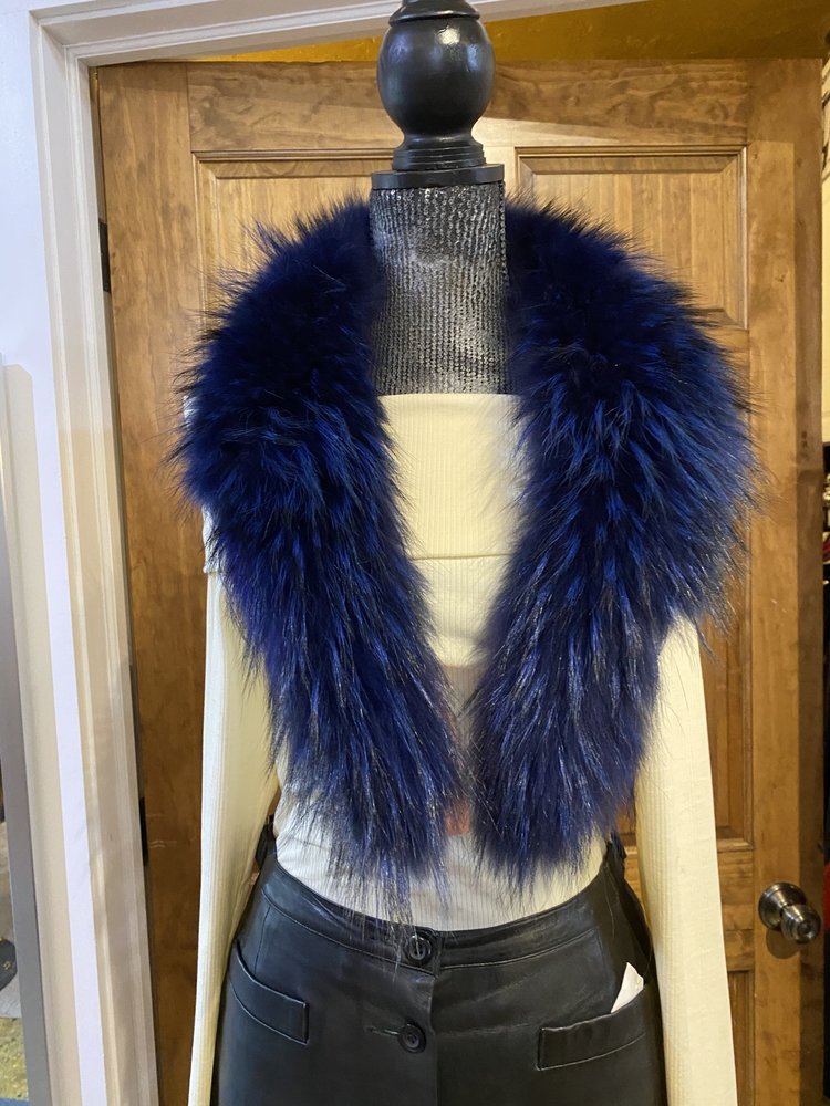 Blue-Dyed Finnish Raccoon Collar, 39 inch