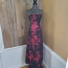 Adrianna Papell Red Metallic Formal Gown, Size 8