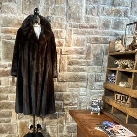 Dark Ranch Mink Coat with Notched Lapel, Size L