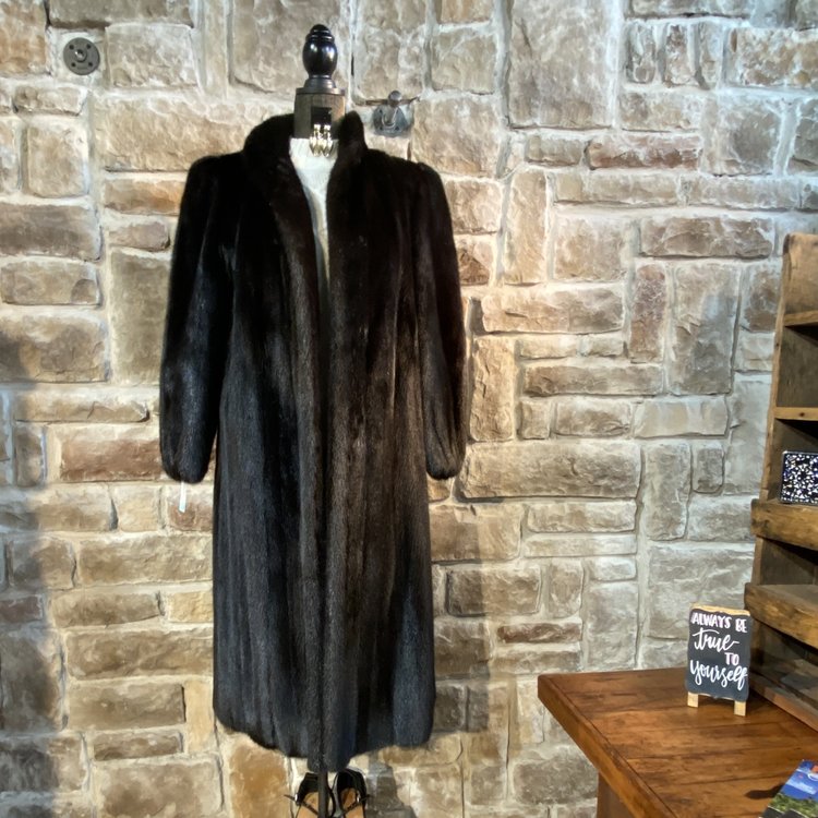 Very Dark Ranch Mink 49", Size L