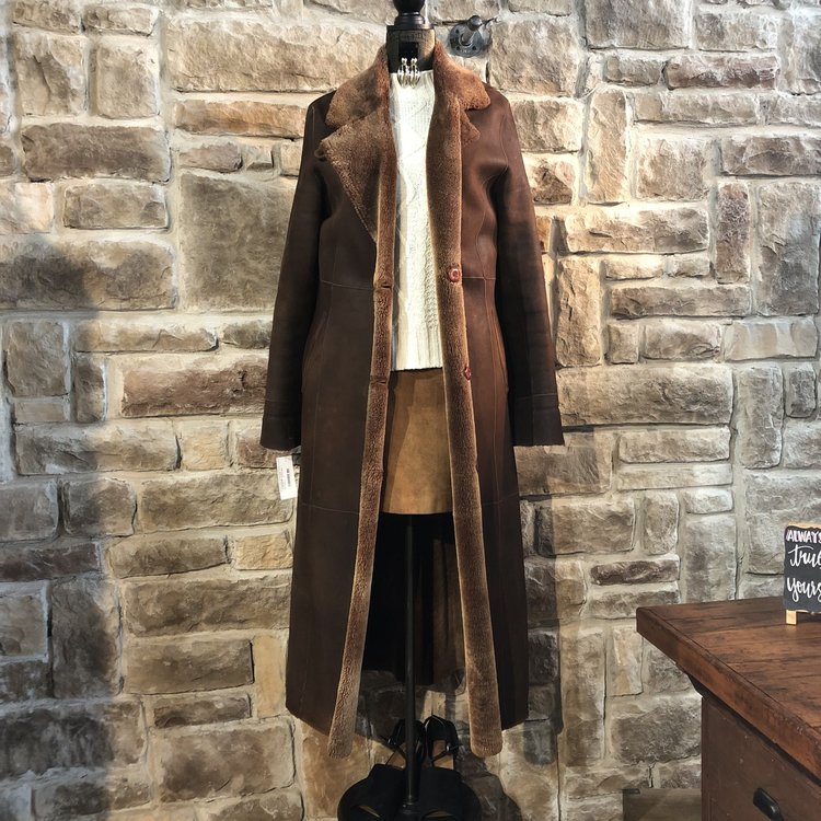 Chestnut Shearling, Size 14