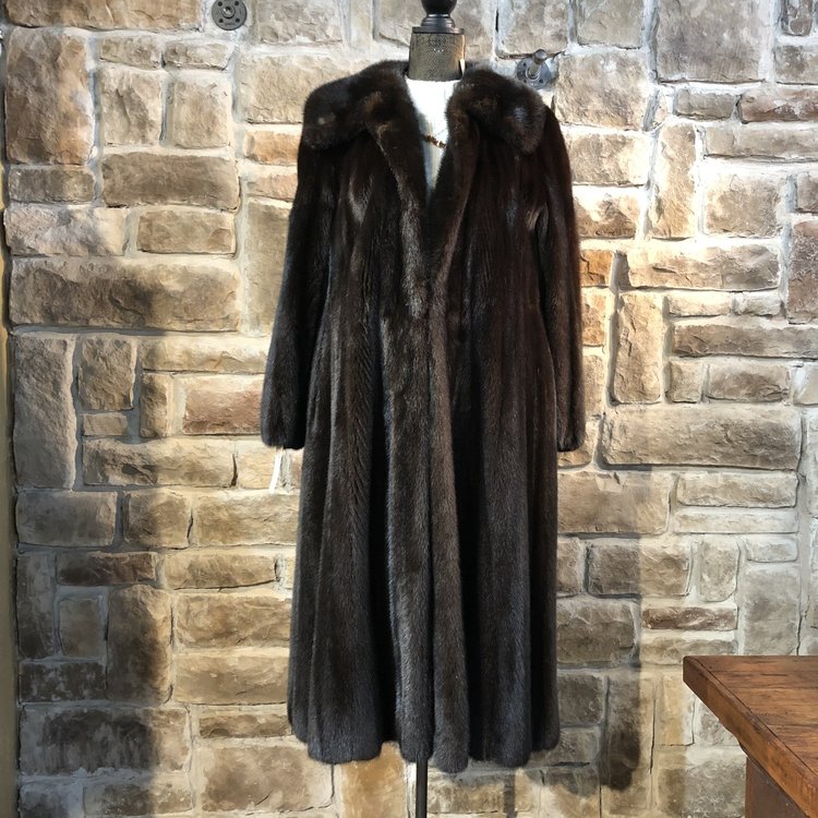 Dark Ranch Mink Long Coat w/Wing Collar, Size M