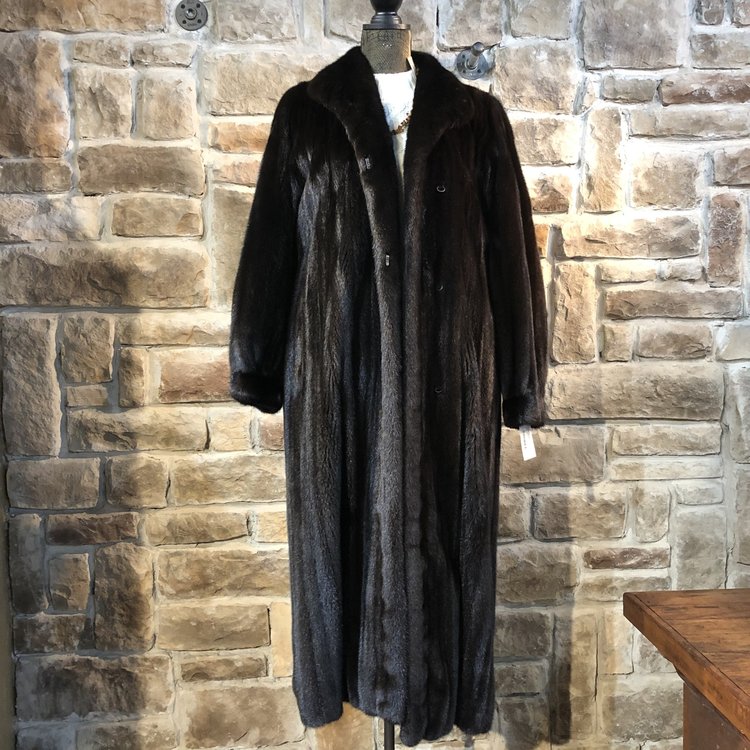 Dark Ranch Female Mink Pelts Coat, Size M