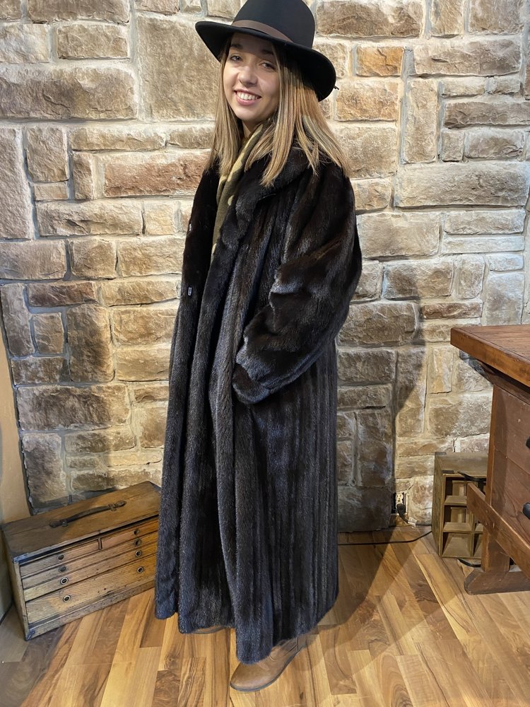 Truesdell Very Dark Ranch Mink Coat w/Female Pelts, Size S