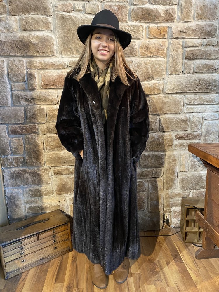 Truesdell Very Dark Ranch Mink Coat w/Female Pelts, Size S