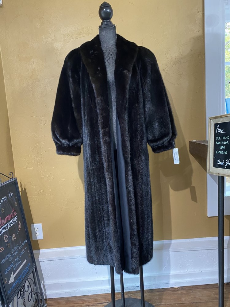 Nigbor Furs Dark Ranch Mink Full Length Coat, Size M :)