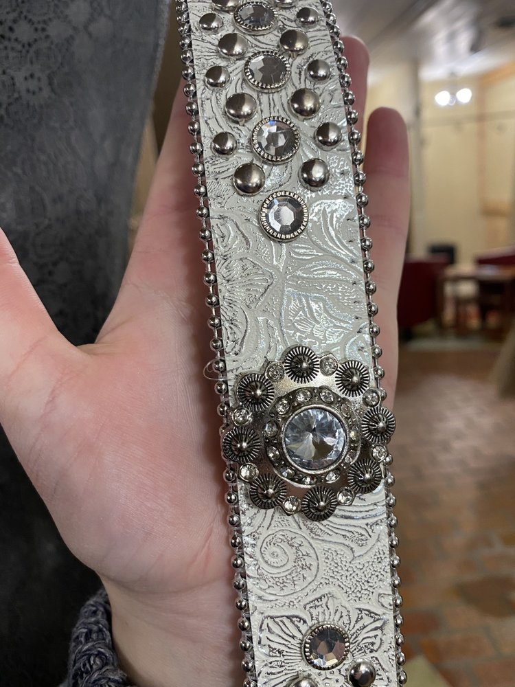 Blazin Roxx White Studded Floral Belt