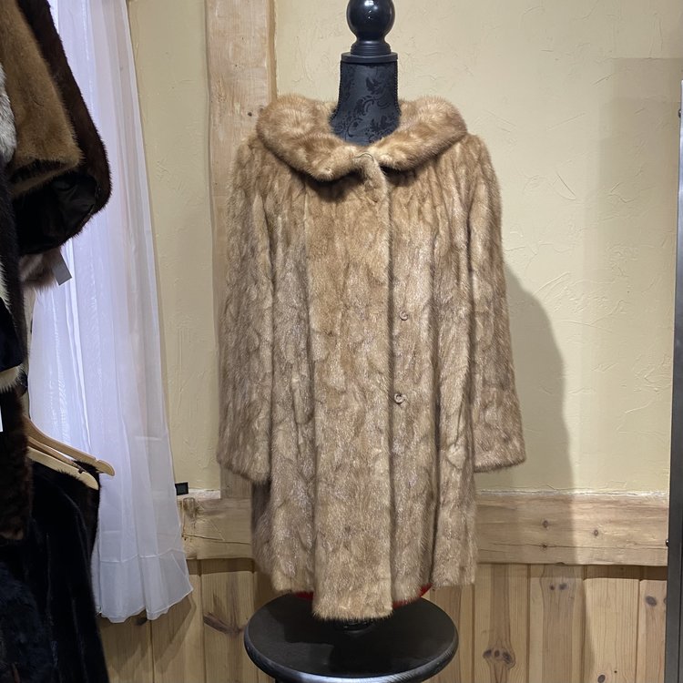 Nigbor Furs Autumn Haze Mink Coat, Size  M