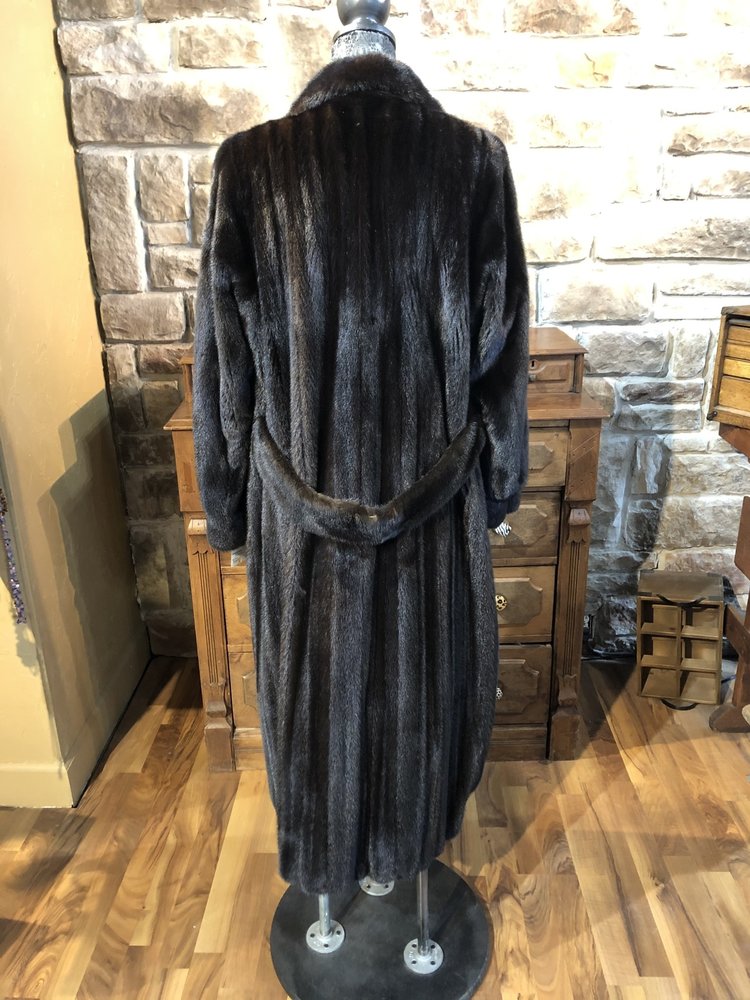 Dark Ranch Female Mink Pelts Coat, Size M