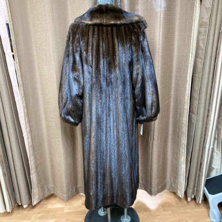 Medium Brown Mink Female Pelts, Size M